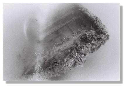 l'Athéna, couchée sur son lit de sable et de vase