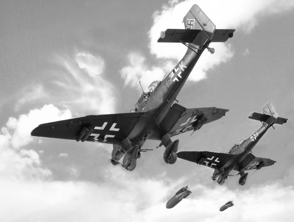 Les bombardiers en piqué Stuka sèment la terreur ANNEXE 6