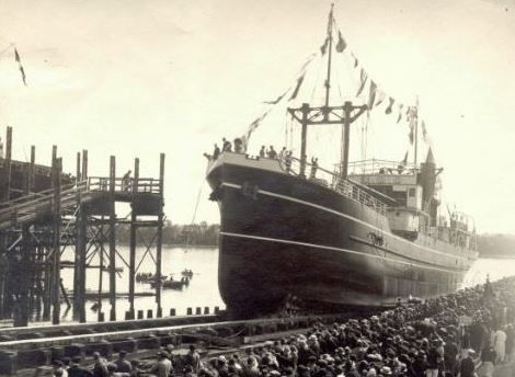 Le Cérons glisse vers le fleuve (archives Worms) 