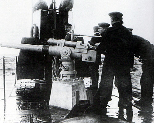 Attaque en surface au canon