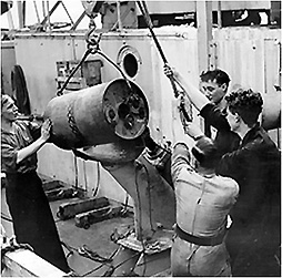 Mise en place de la grenade à bord